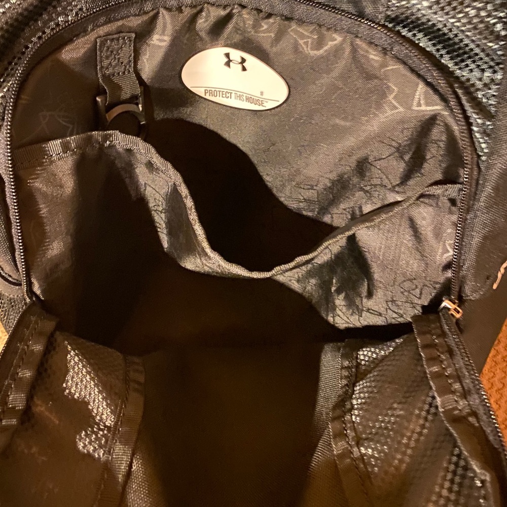 Under-Armour Backpack - Picture 3 of 3